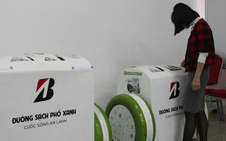 Hà Nội: Lắp đặt thùng rác thông minh có thể xạc điện thoại