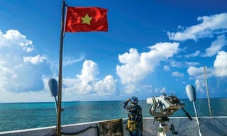 Bạch Đằng trong sóng Trường Sa