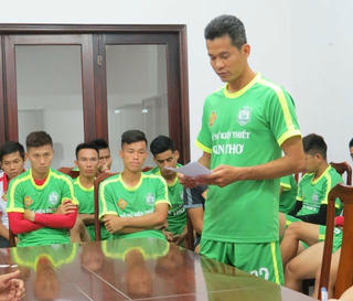 CLB Cần Thơ vẫn bảo vệ cầu thủ 'đá phản lưới nhà', tiết lộ sẽ kháng án
