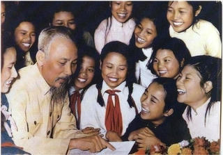 'Tuổi trẻ học tập và làm theo tư tưởng, đạo đức, phong cách Hồ Chí Minh'