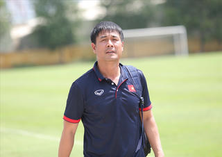 Tương lai của HLV Hữu Thắng: Chờ kết quả SEA Games