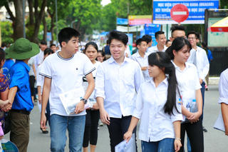 Giật mình với điểm sàn