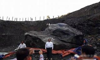 Tìm thấy khối ngọc bích siêu khủng nặng gần 200 tấn