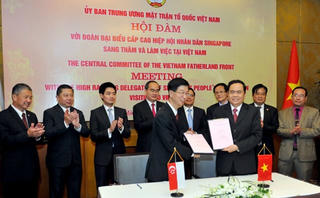 Tăng cường hợp tác giữa MTTQ Việt Nam và Hiệp hội Nhân dân Singapore