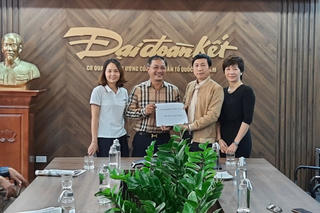 Nhiều doanh nghiệp ủng hộ đồng bào miền Trung vượt qua lũ lụt 