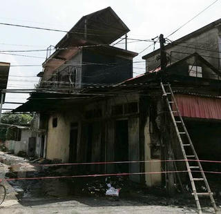Cháy lớn tại cửa hàng tạp hóa tại Hải Phòng