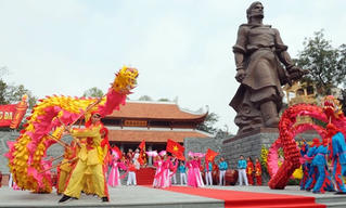 Vị Hoàng đế võ công hiển hách dẹp loạn trong ngoài, thống nhất giang san