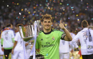 'Thánh Iker' Casillas tuyên bố giã từ sự nghiệp ở tuổi 39