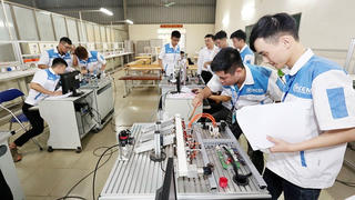 Tuyển sinh trường nghề: Khó chồng khó