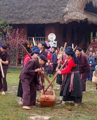 Cũng là để giáo dục con cháu