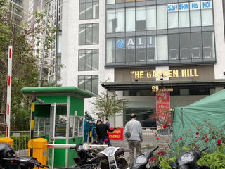 Hình ảnh cơ quan chức năng phong toả chung cư Garden Hill