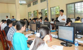 TP. Hồ Chí Minh: 90% cán bộ cơ bản đạt chuẩn ngoại ngữ, tin học