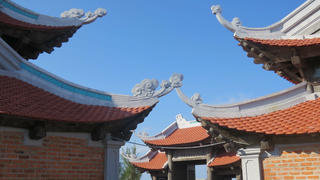 Tiếng chuông chùa giữa đại dương