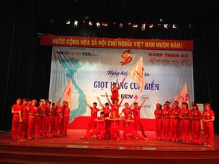 Tiếp tục đỏ một hành trình