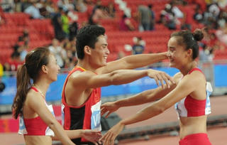 Hai anh em cùng tiến