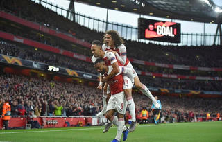 Thắng đậm Valencia, Arsenal giành ưu thế ở bán kết Europa League