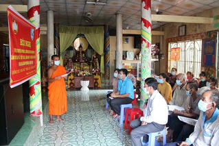 Chống Covid-19 ngay từ phum sóc