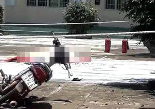 Một người đàn ông tự thiêu trong sân UBND xã