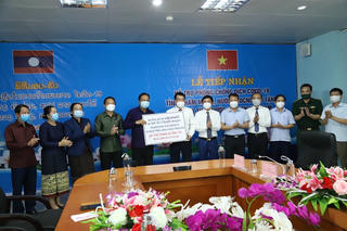 Tỉnh Khăm Muộn - Lào hỗ trợ Hà Tĩnh phòng chống dịch Covid-19