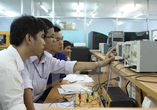 Nguồn nhân lực chưa phát triển tương xứng với tăng trưởng kinh tế