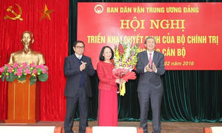 Trao quyết định cho tân Trưởng Ban Dân vận TƯ