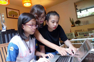 TP Hồ Chí Minh: Đề xuất rút ngắn năm học, được học trực tuyến