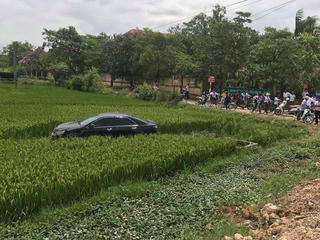 9X lái Camry tông 3 em học sinh tử vong