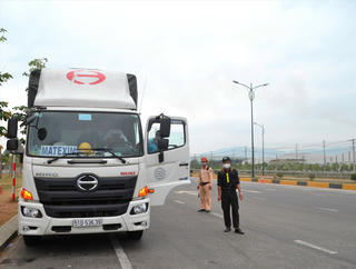 Lái xe chở hàng từ Đà Nẵng đi Quảng Nam giao hàng xong phải quay ra ngay