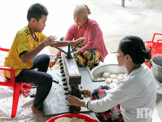 Nêu cao tinh thần tương thân tương ái