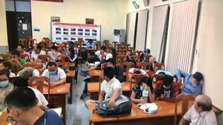 'Đột kích' sòng bạc ẩn mình trong khách sạn 3 sao ở trung tâm Sài Gòn