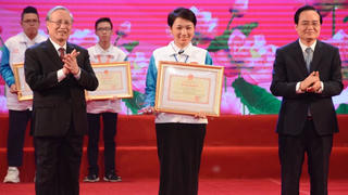 Tuyên dương học sinh, sinh viên xuất sắc học tập và làm theo lời Bác