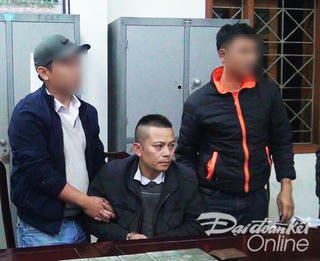 Bắt 2 đối tượng cùng 5 bánh heroin