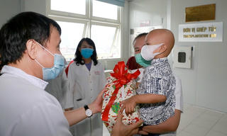 Bệnh viện Trung ương Huế ghép tủy thành công cứu bé 30 tháng tuổi mắc ung thư
