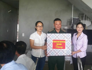 Trao tặng nhà ‘Mái ấm chiến sỹ’ cho quân nhân có hoàn cảnh khó khăn