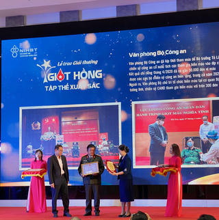 Trao giải thưởng Giọt hồng 2020