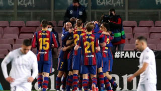 Messi ghi cú đúp siêu phẩm, Barca thắng đậm Huesca