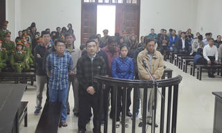 Hơn 100 năm tù cho các bị cáo buôn lậu hơn 7.000 tấn dầu diesel