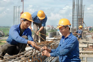 Công tác quản lý an toàn, vệ sinh và lao động: Chồng chéo và phân tán