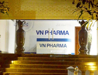 Vụ buôn lậu ở công ty CP VN Pharma: Khởi tố thêm phó Tổng giám đốc và Kế toán trưởng