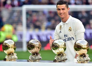 Tượng của C.Ronaldo gây 'bão' vì… đẹp trai bất ngờ