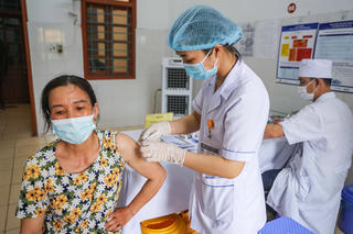 Covid-19 hạ nhiệt: Thay đổi phương án chống dịch thế nào?