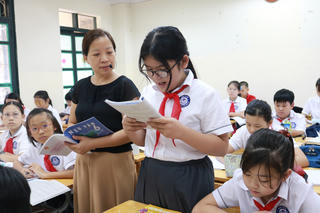 Giáo viên không gọi học sinh là ‘con’: Tại sao lại tranh luận, bàn cãi?