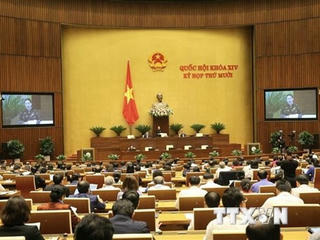 Quốc hội thảo luận về kinh tế-xã hội và tiến hành công tác nhân sự