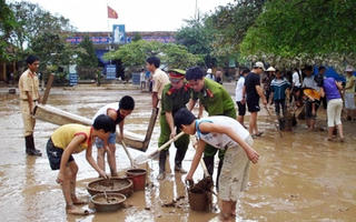 Cảnh báo tiêu chảy, viêm da, đau mắt đỏ sau bão lũ