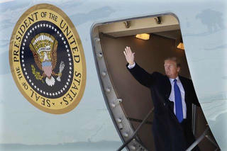 Lịch trình hạ cánh chuyên cơ chở Tổng thống Trump xuống Hà Nội