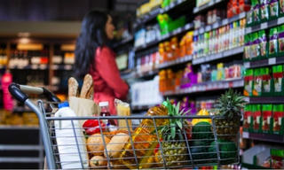 'Ông lớn' bán lẻ: Kẻ thu lãi từ bán thức ăn chăn nuôi, người đi buôn xe đạp