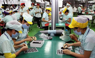 Hết thời lợi thế lao động trẻ