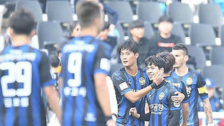 Công Phượng lập cú đúp cho Incheon United ở trận đấu với đội Đại học