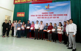 Hội doanh nhân trẻ Khánh Hòa hỗ trợ người dân vùng lũ