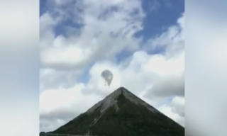 [VIDEO] UFO biến hình xuất hiện trên bầu trời Anh